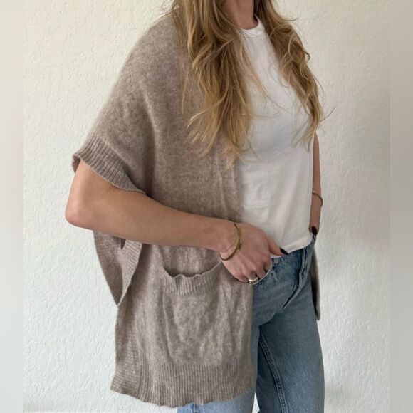 Halogen Tops - Halogen 100% Cashmere Cape with Pockets - One Size
